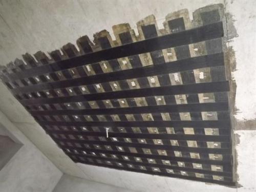 东城楼板加固